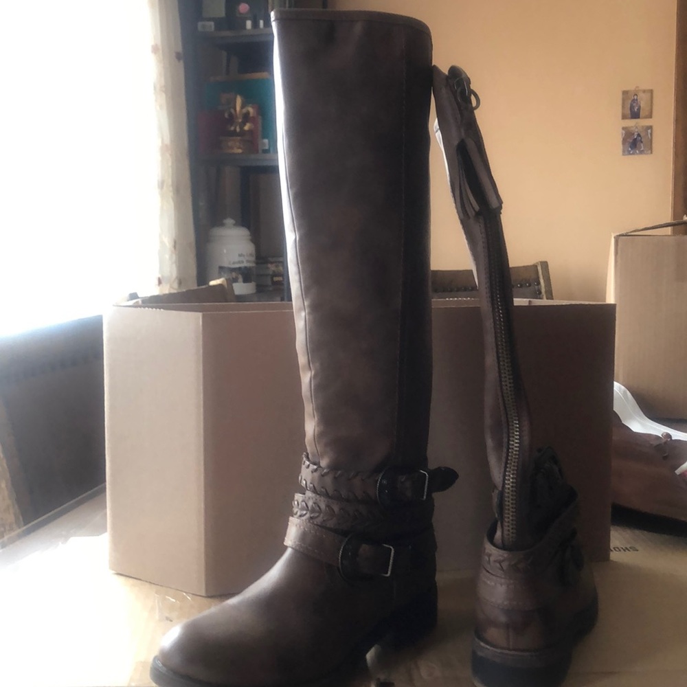 Heeled Boots, back of the calf zipper, wide calf